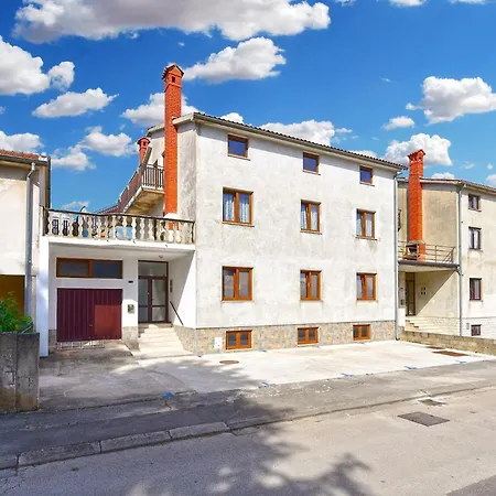 Ljubo 2429 아파트